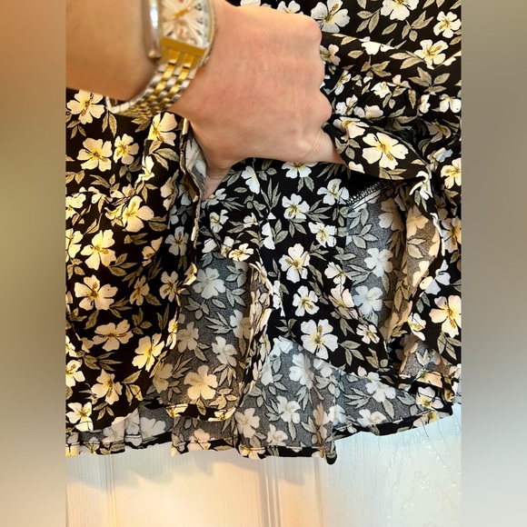 Forever 21 Floral Skirt w/ Built-In Shorts BNWT - Picture 8 of 13